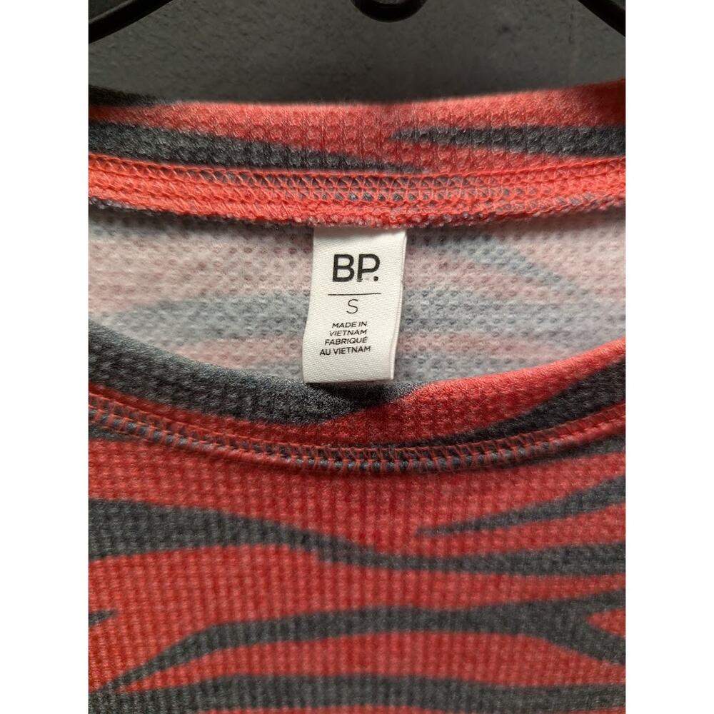 BP. size Small womens thermal top shirt red black animal print long sleeve NEW - Picture 3 of 5